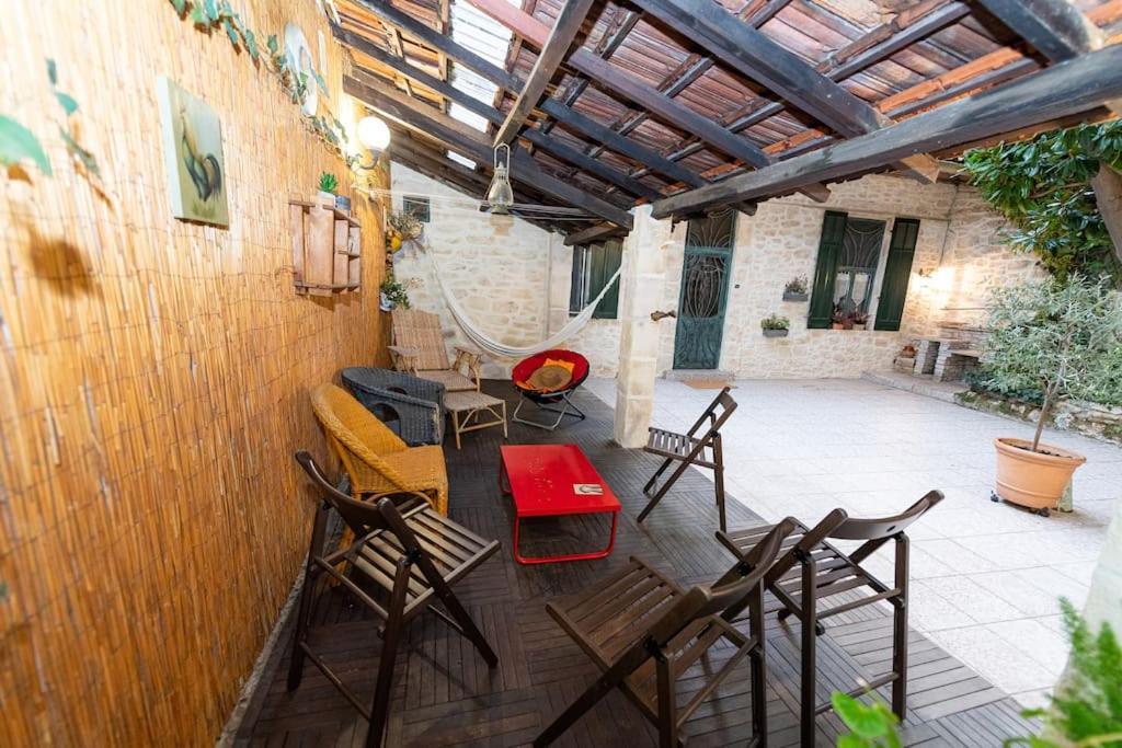 Anna-Maria : Grand Appartement 10 Personnes+Parking Prive -Actif+ Location- Marseille Extérieur photo