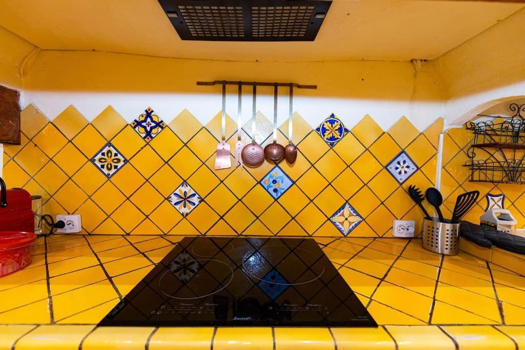 Anna-Maria : Grand Appartement 10 Personnes+Parking Prive -Actif+ Location- Marseille Extérieur photo